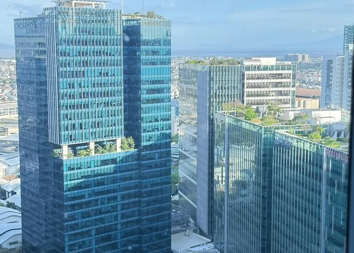 Modern 1br In Manila, Bgc - Uptown Parksuites 1