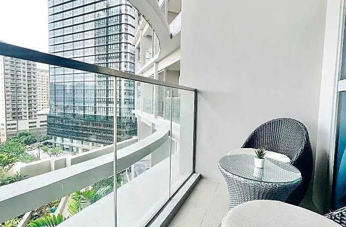 Modern 1br In Manila, Bgc - Uptown Parksuites 1