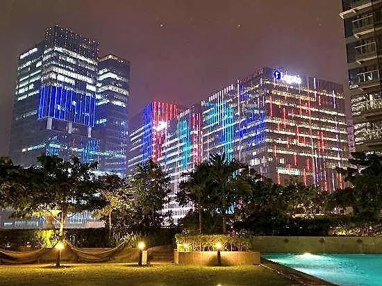 Apartment Modern 1br In Manila, Bgc - Uptown Parksuites 1