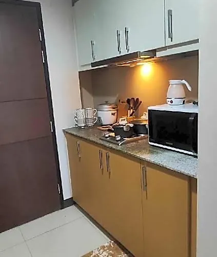 Apartment Modern 1br In Manila, Bgc - Uptown Parksuites 1 Manila